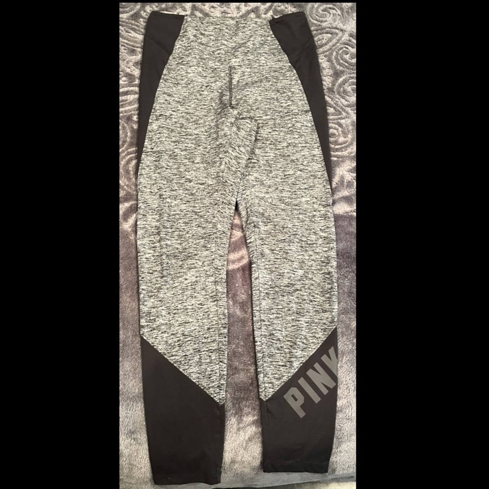 PINK! Workout leggings! Like NEW! Two-tone grey & black, with cellphone pockets!